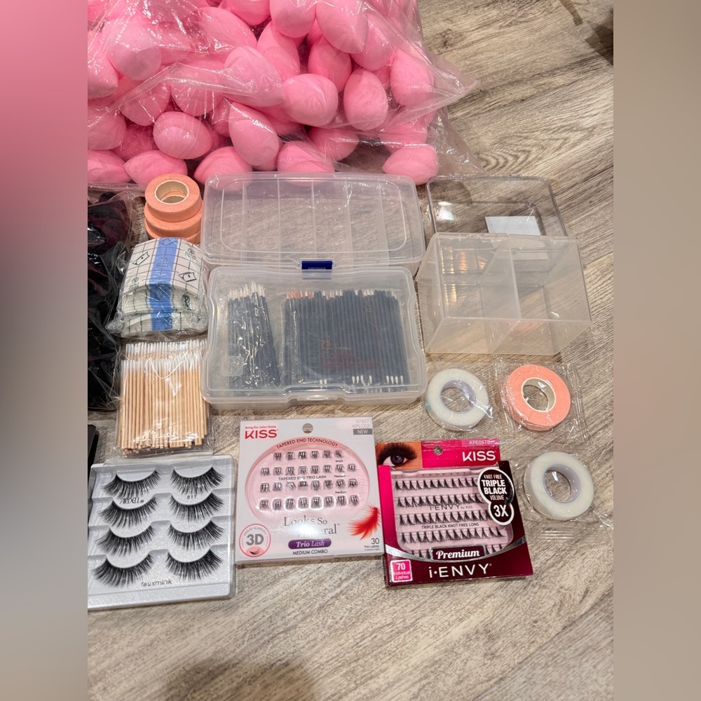 200 sponges Makeup Artist Starter Kit Bundle | Sponges, Lashes, Disposable Tools - Picture 2 of 5